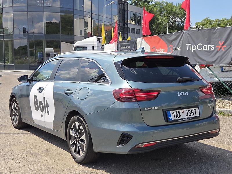 Kia Ceed PRONÁJEM TAXI S ODKUPEM - fotka 6 z 12