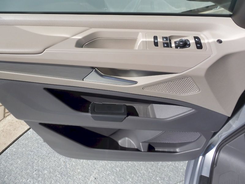 Volkswagen Multivan (2025) Long Life 2,0 TDI 110kW DSG - fotka 18 z 30