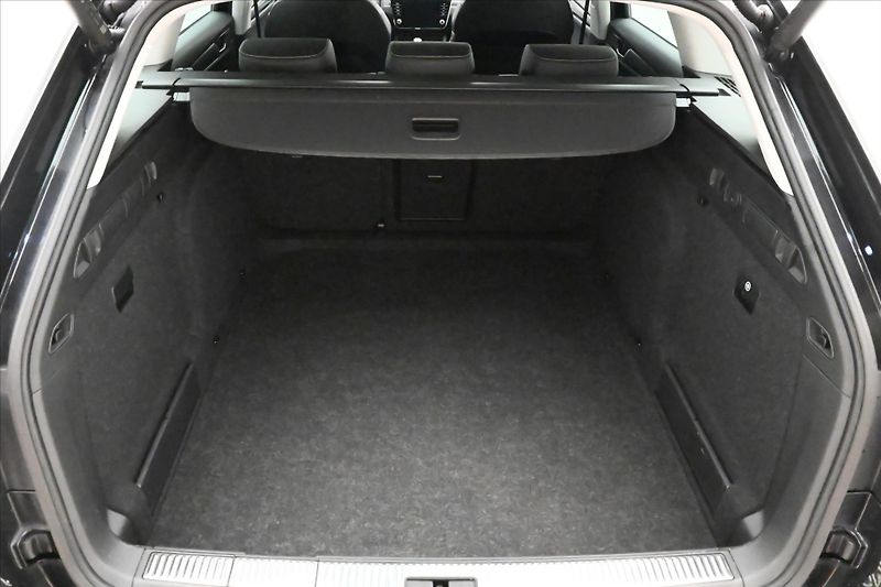 Škoda Superb 2,0 TDI 110 kW DSG Style Záruk - fotka 10 z 32