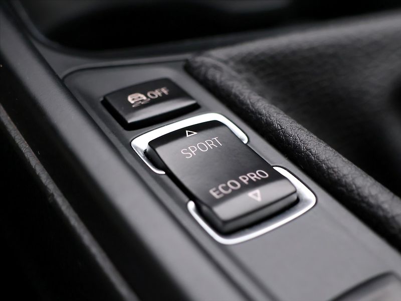 BMW Řada 3 2,0 320d 140kW xDrive CZ Sport - fotka 27 z 37