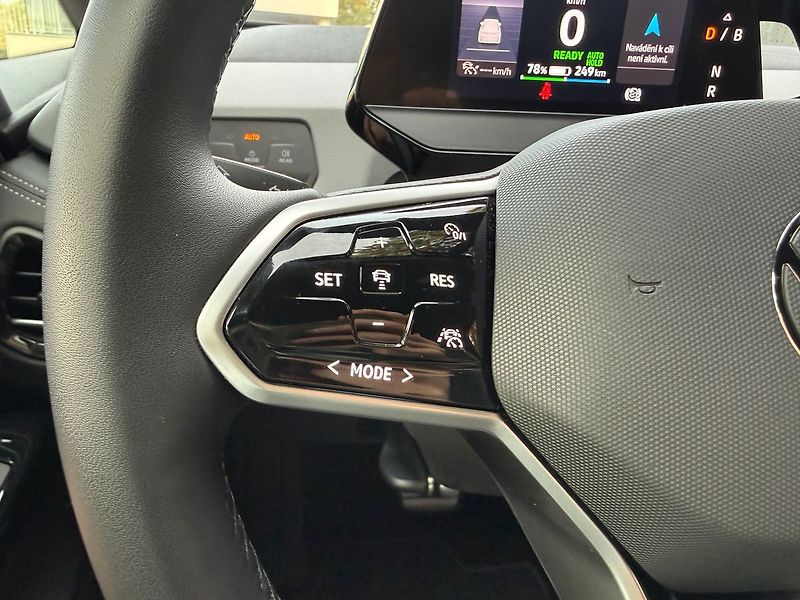 Volkswagen ID.3 Pro 150 kW 360° kamera 62kWh - fotka 27 z 37