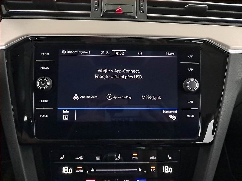 Volkswagen Passat (2021) Elegance 2.0 TDI - fotka 23 z 24