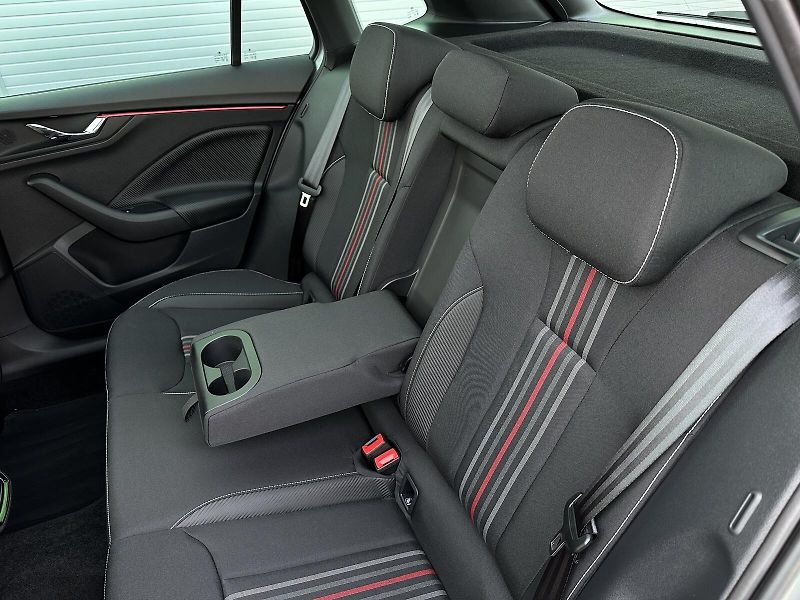 Škoda Kamiq 1.0TSi Monte Carlo 116PS Matri - fotka 39 z 45
