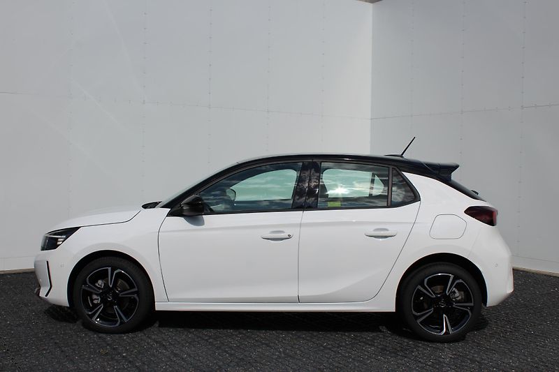 Opel Corsa (2025) GS Hybrid 1.2 TURBO 110k eDCT6 - fotka 8 z 29