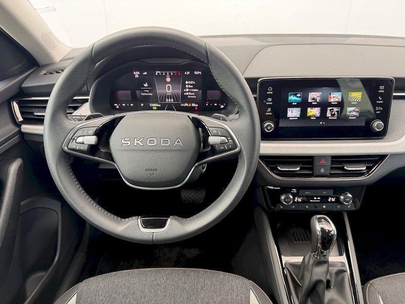 Škoda Scala (2025) 1.0TSI 85kW DSG Top Selection - fotka 8 z 35