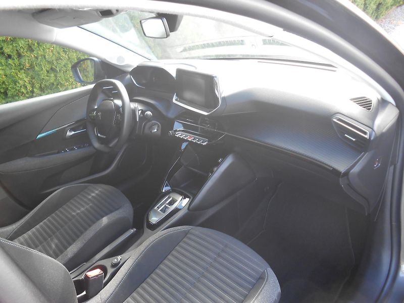 Peugeot 208 FULL LED, AUTOMAT,8 rychlostí - fotka 16 z 35