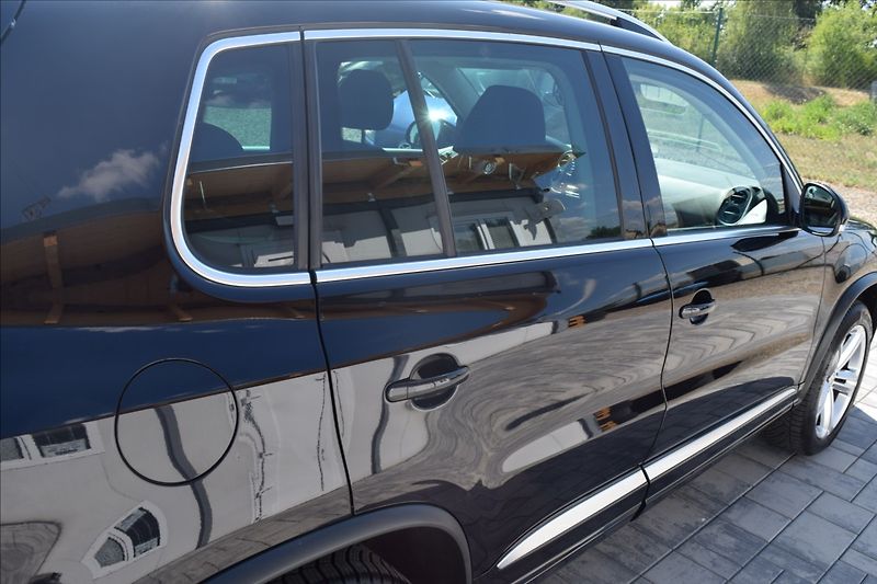 Volkswagen Tiguan 1,4 TSI 92KW R-LINE TOP STAV! - fotka 10 z 48