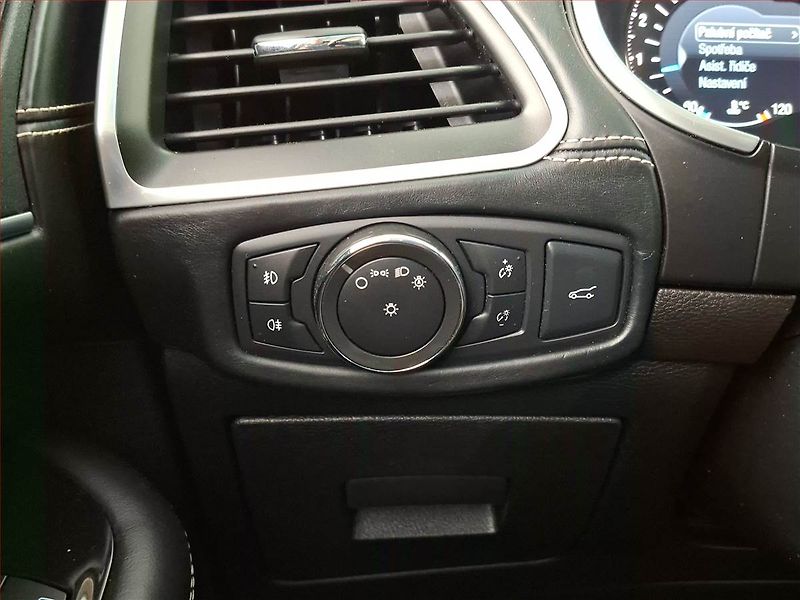 Ford Edge (2017) 2.0 Bi-TDCI, 4X4, Automat - fotka 21 z 25