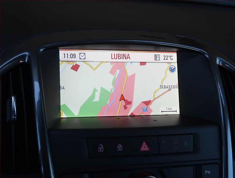 Opel Astra (2012) 1.4 T, Xenony, Tempomat - fotka 13 z 17