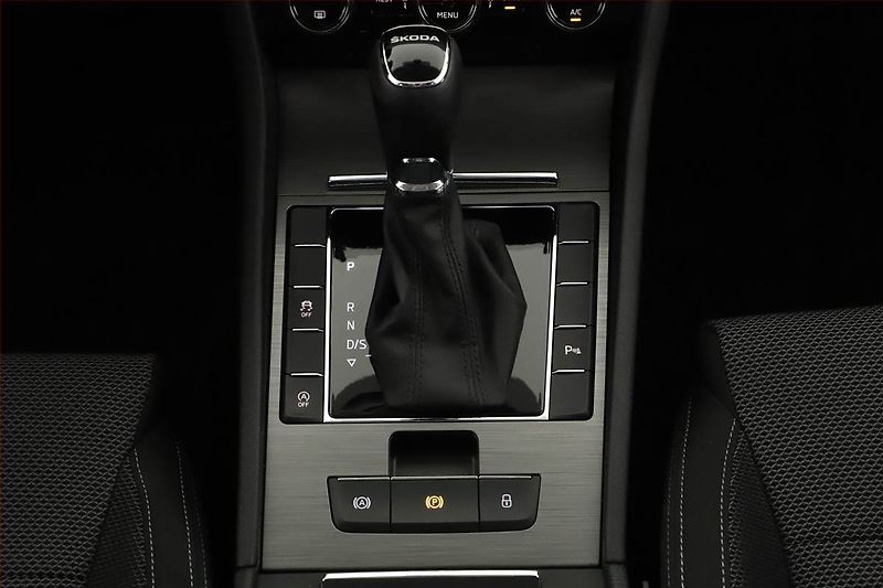 Škoda Superb (2023) Style 2.0 TDI - fotka 10 z 23