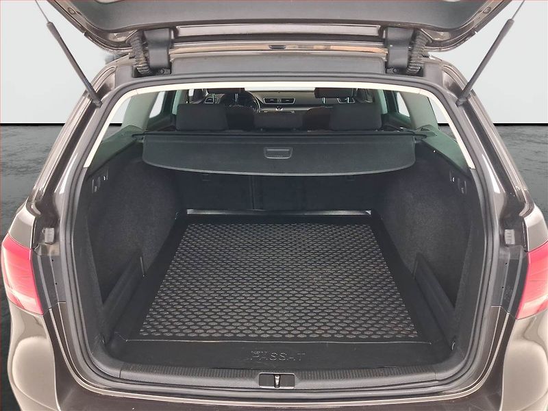 Volkswagen Passat (2012) Comfortline 1.4 TSI, Navi - fotka 14 z 15