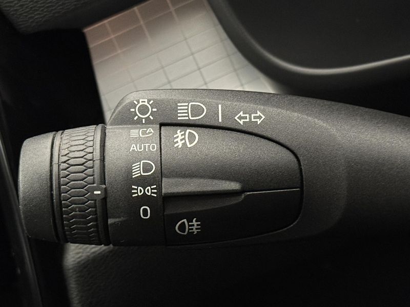 Volvo XC40 T3 MOMENTUM CZ 1.maj - fotka 21 z 31