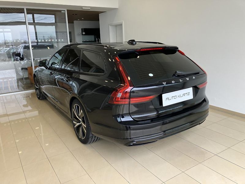 Volvo V90 B4 FWD R-DESIGN AT8 - fotka 6 z 30