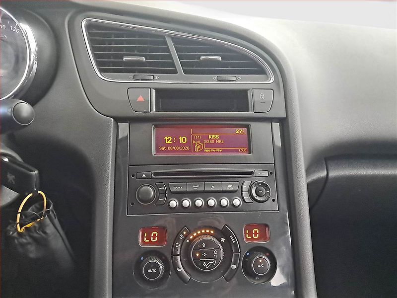 Peugeot 5008 (2011) 1.6 HDi, Serv.kniha, po STK - fotka 12 z 14