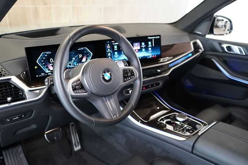 BMW X5 30d xDrive, M-Paket PRO, Tažné - fotka 18 z 43
