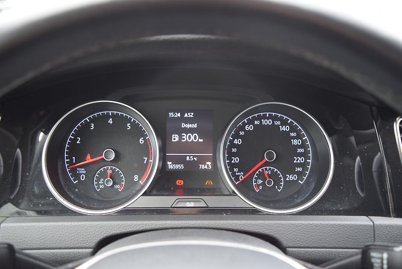 Volkswagen Golf (2019) 1.5TSI 96kw IQ.DRIVE NAVI ACC  - fotka 34 z 50