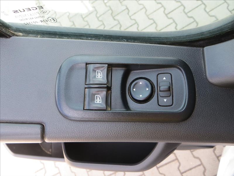 Opel Movano 2,3 CDTI 107kW SKLÁPĚČ DVOUMON - fotka 15 z 21