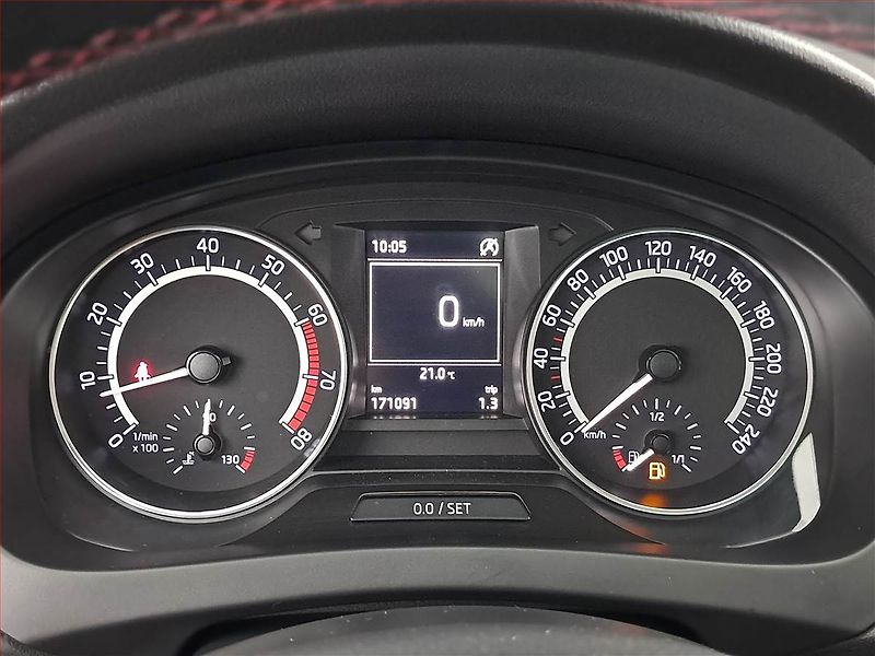 Škoda Rapid (2015) Spaceback 1.2 TSI - fotka 11 z 17