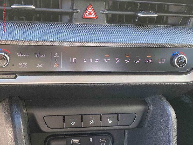 Kia Sportage (2023) 1.6 T-GDi, 2.maj,ČR, TOP - fotka 15 z 19