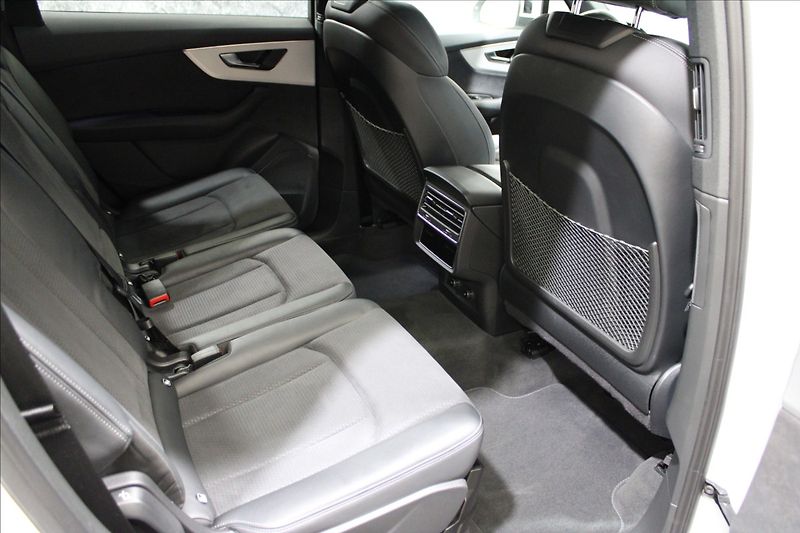 Audi Q7 3,0 TDI quattro  S line - fotka 13 z 37