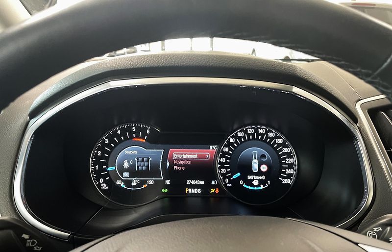 Ford S-MAX Titanium 132kW AT AWD, 7 MÍST - fotka 17 z 31