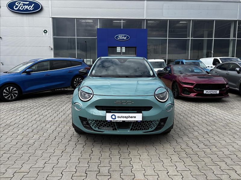 Fiat 600 1,2 Hybrid 100kW La Prima - fotka 8 z 39