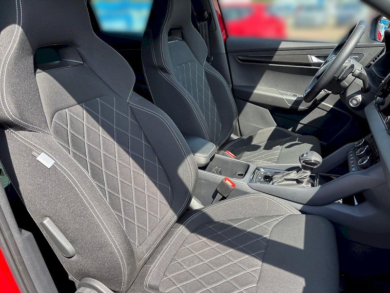 Škoda Karoq (2024) Sportline 1.5 TSI DSG 110 kW - fotka 27 z 33