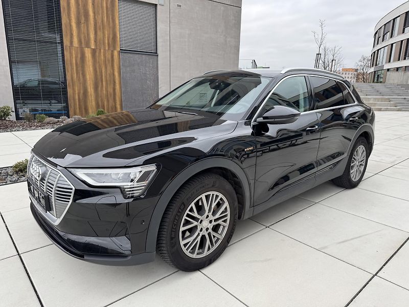 Audi e-tron (2022) 50 QUATTRO BUSSINES 1 Majitel - fotka 39 z 53