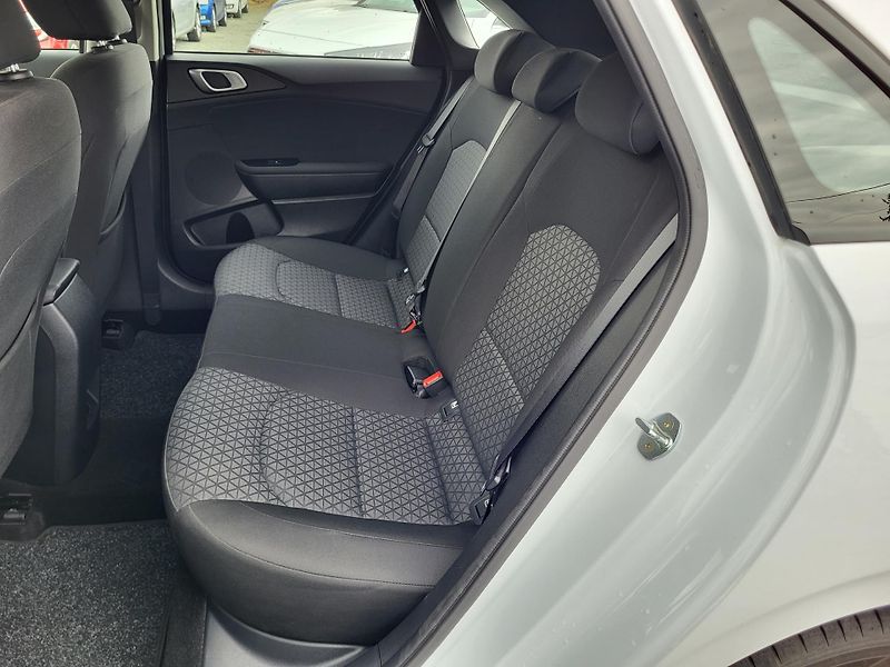 Kia Ceed 1.5 T-GDI 118kW *ČR - fotka 8 z 47