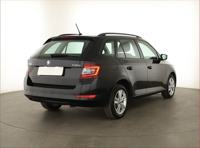 Škoda Fabia (2019) 1.0 TSI, ČR,1.maj, Tempomat - fotka 5 z 15