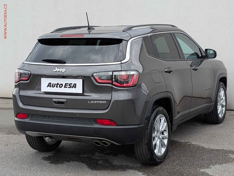 Jeep Compass (2021) 1.3 T, 2.maj,ČR, ACC, xenon - fotka 6 z 18