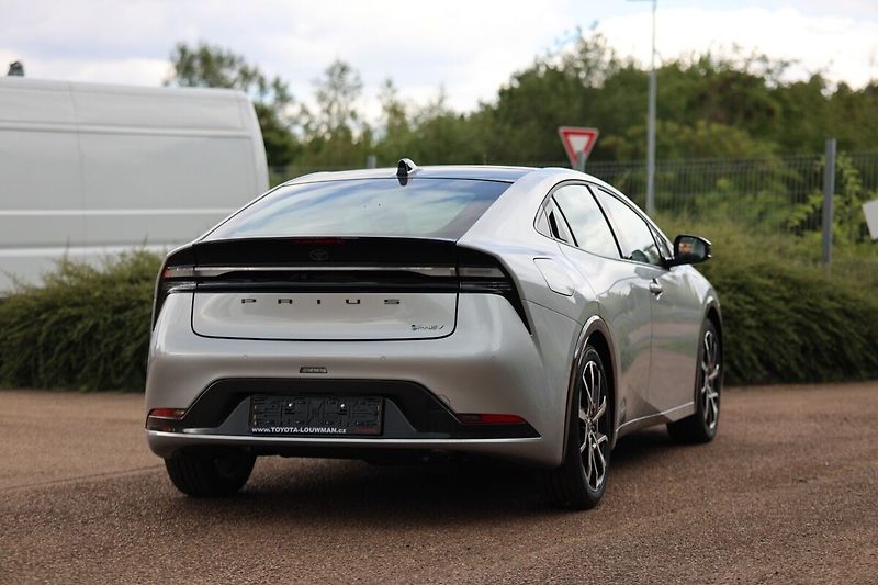 Toyota Prius PHEV Prestige dodání září - fotka 7 z 18