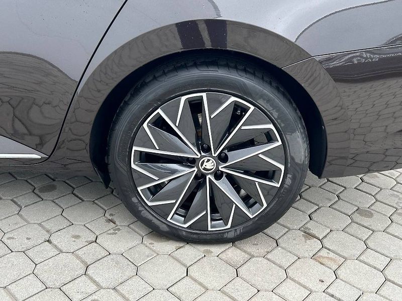 Škoda Superb L&K 4x4 7DSG 2,0TDI - fotka 25 z 29