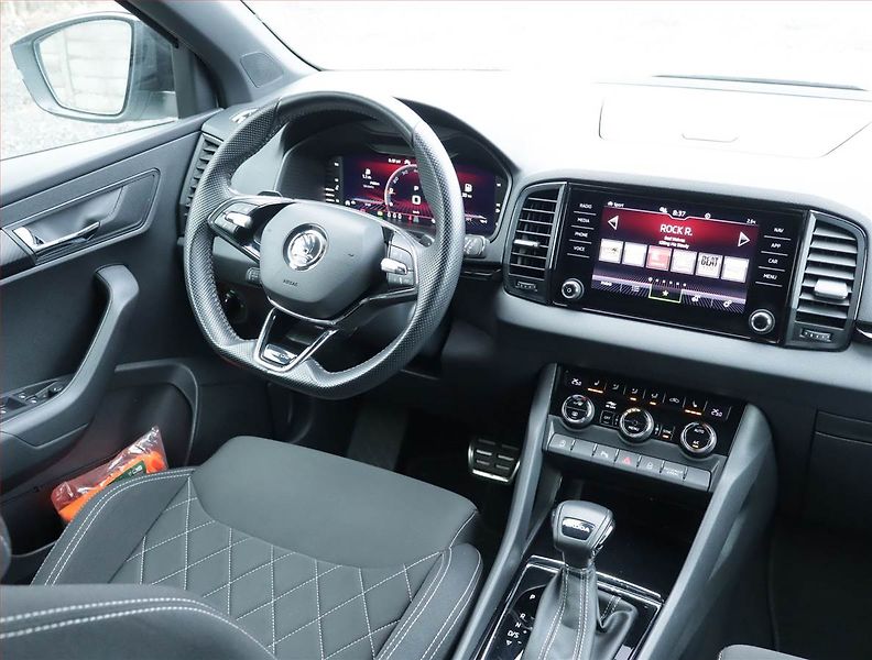 Škoda Karoq (2023) Sportline 1.5 TSI - fotka 7 z 24