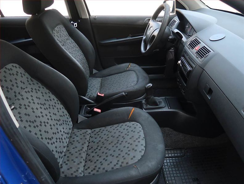 Škoda Fabia (2005) 1.2 12V, Tažné, Klima - fotka 9 z 14