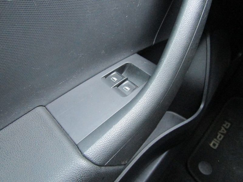 Škoda Rapid (2015) 1.2 TSI 63kW - fotka 30 z 36