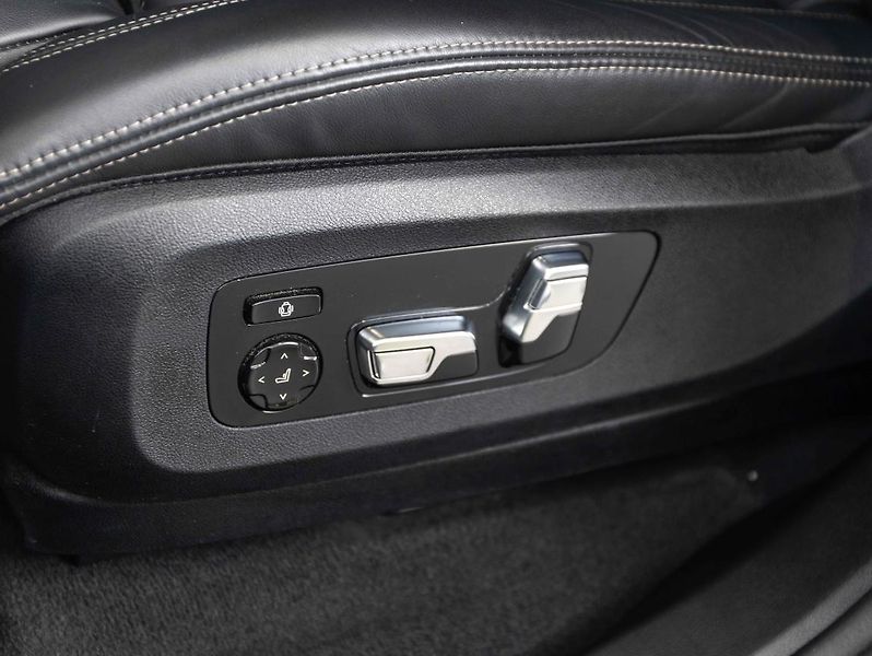 BMW X7 xDrive40i - fotka 20 z 25