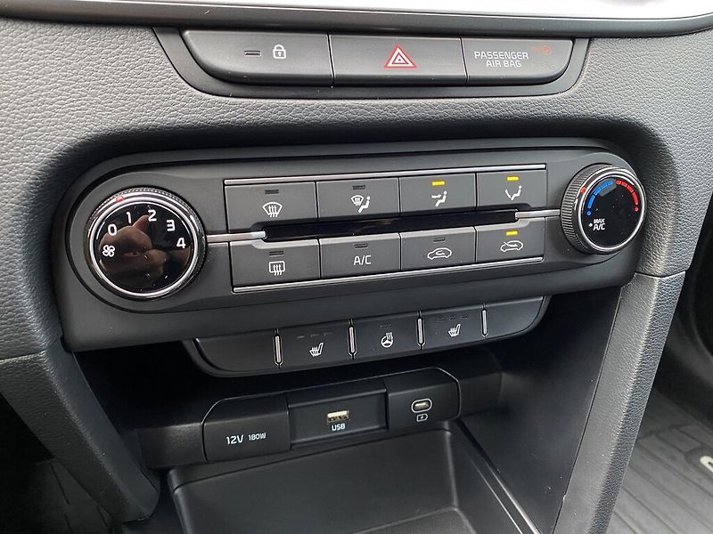 Kia Ceed 1.5 T-GDi 103 kW Spin - fotka 21 z 26