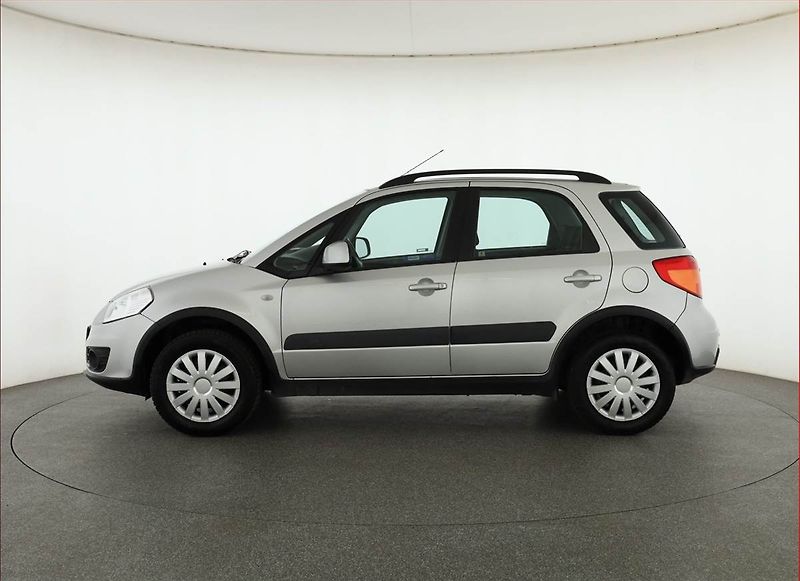 Suzuki SX4 (2015) 1.6 VVT, 4X4, ČR,1.maj - fotka 3 z 15