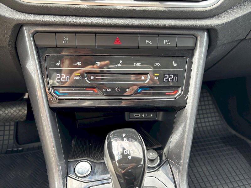Volkswagen T-Roc (2023) STYLE 1,5 TSI 110 KW DSG - fotka 27 z 29