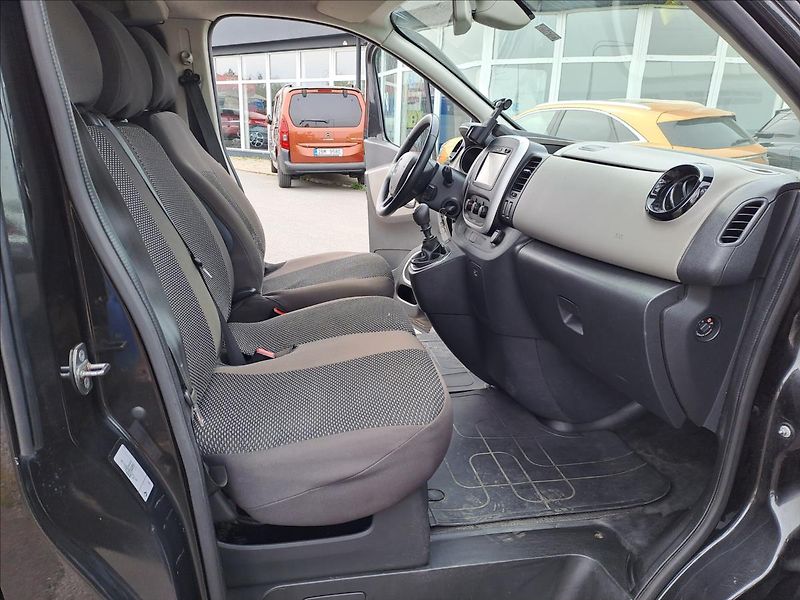 Renault Trafic 1,6 dCi 9 MÍST - fotka 6 z 14