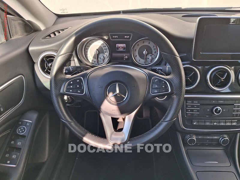 Mercedes-Benz CLA (2016) 1.6 CGi 180, ČR, AT - fotka 11 z 17