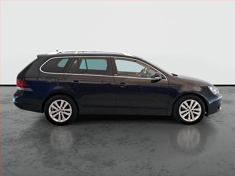 Volkswagen Golf (2011) 1.6 TDI, po STK, pěkný stav - fotka 6 z 17