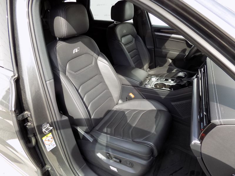 Volkswagen Touareg (2018) 3.0TDI/R-Line/4x4/AT/Matrix/ - fotka 18 z 47