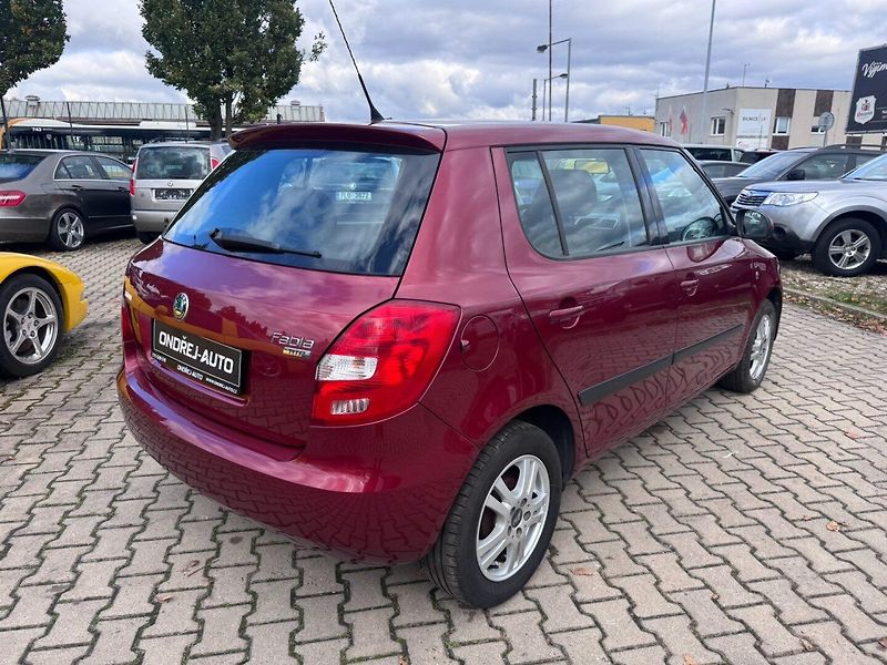 Škoda Fabia (2008) 1,2 HTP 44 KW KILOMETRY - fotka 5 z 38