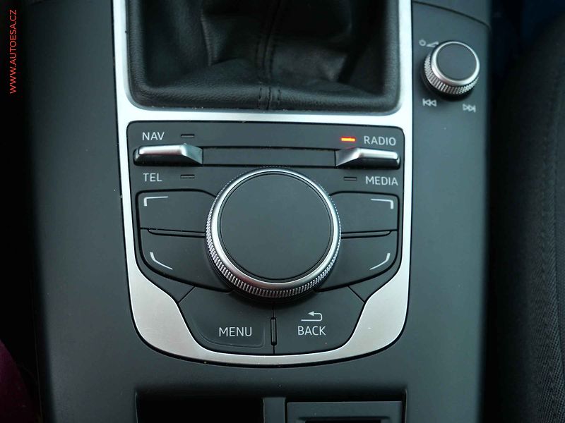 Audi A3 (2016) 1.6 TDi, Navi, AC - fotka 14 z 20