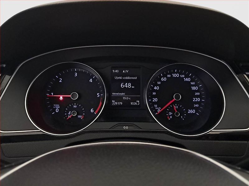 Volkswagen Passat (2016) 2.0 TDI 4Motion, 4X4 - fotka 9 z 19