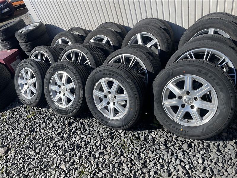 Chrysler Town & Country 3,8 i V6 RT LPG Automat 7míst - fotka 33 z 34