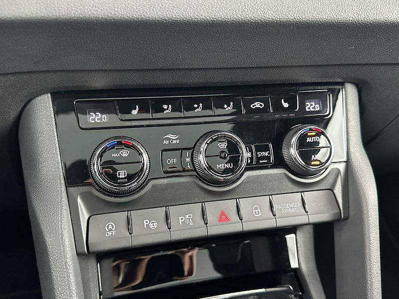 Škoda Karoq (2024) DSG 2.0TSI 140kW 4x4 SportLine - fotka 21 z 34