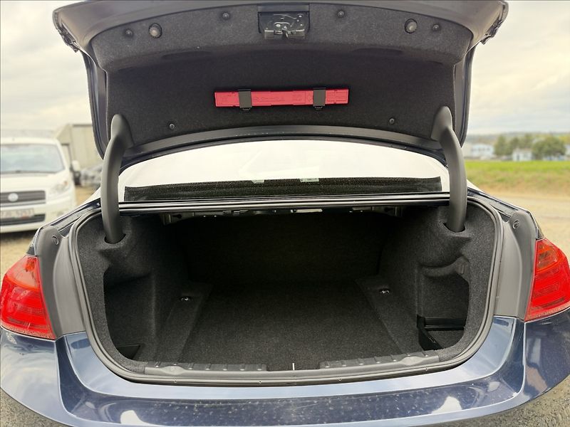 BMW Řada 3 335i xDrive REZERVOVÁNO - fotka 26 z 31